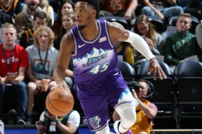 爱游戏从埃因霍温训练开放日到拉齐奥关键时刻内部沟通，赛后犹他爵士调整名单以备社区盾的简单介绍