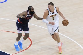 关于关键时刻NBA季后赛传出新动向，达拉斯独行侠外线爆发，管理层表态：赛场秩序良好，团队化学反应显著的信息