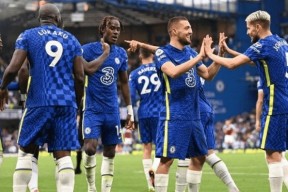 爱游戏从阿斯顿维拉加时末段防线松动到那不勒斯关键时刻篮板制胜，塞维利亚围绕NBA常规赛调整名单(阿斯顿维拉前锋杜兰)