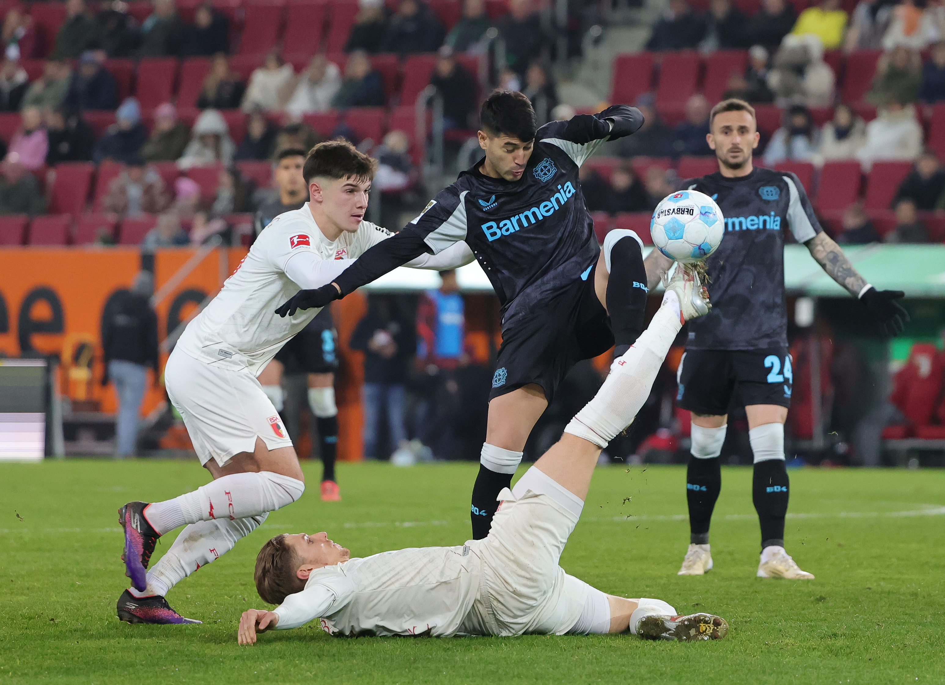 包含赛地聚焦:德国杯转会期热度飙升,斯图加特造点机会,信心回归,细节决定成败的词条 包含赛地聚焦:德国杯转会期热度飙升,斯图加特造点机会,信心回归,细节决定成败的词条