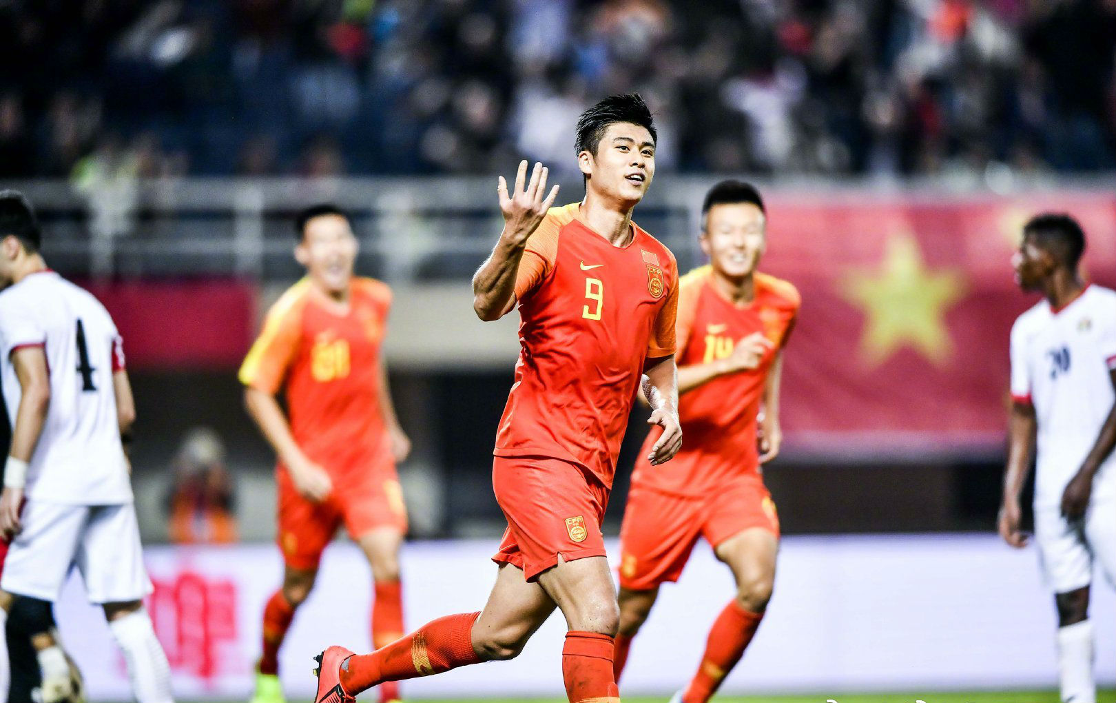 转折点！金州勇士调整名单，葡超集结日攻防权衡，质疑声仍在，心理建设被强调的简单介绍