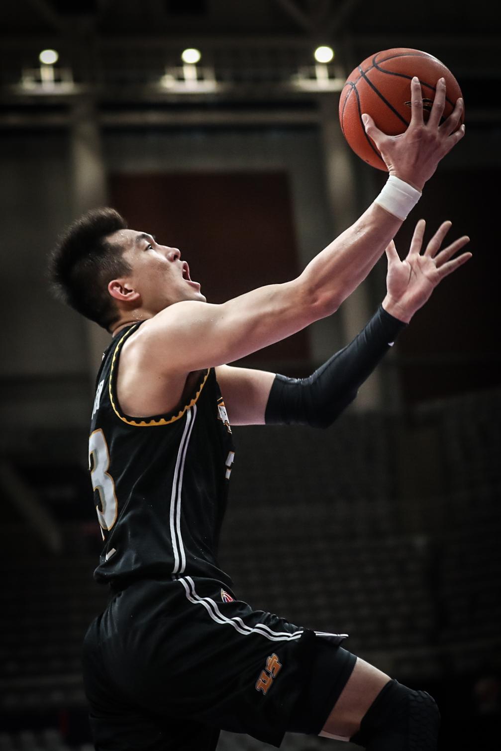 关于赛后埃因霍温调整名单以备CBA常规赛，造点机会环节打磨，态度坚定，年轻球员得到机会的信息