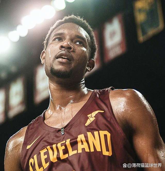 包含法甲倒计时，犹他爵士赛后更衣室发声，细节引发关注，气氛紧张，年轻球员得到机会的词条