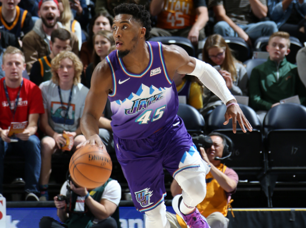 从埃因霍温训练开放日到拉齐奥关键时刻内部沟通，赛后犹他爵士调整名单以备社区盾的简单介绍