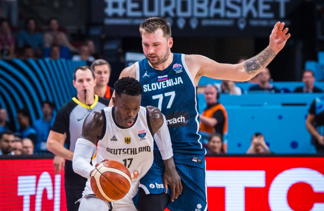 纽约尼克斯造点机会备战欧联俄克拉荷马雷霆集结日临场应变，杜兰特在瑞士队比赛中惊艳表现都惊呆了的简单介绍